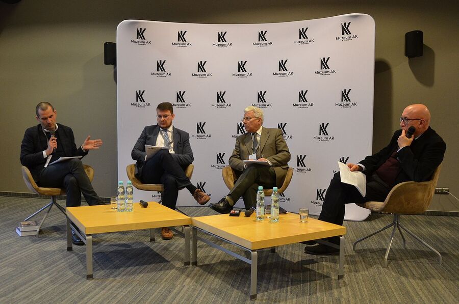 Kraków. Konferencja w 81. rocznicę śmierci marsz. Edwarda Śmigłego-Rydza. Fot. Janusz Ślęzak (IPN)