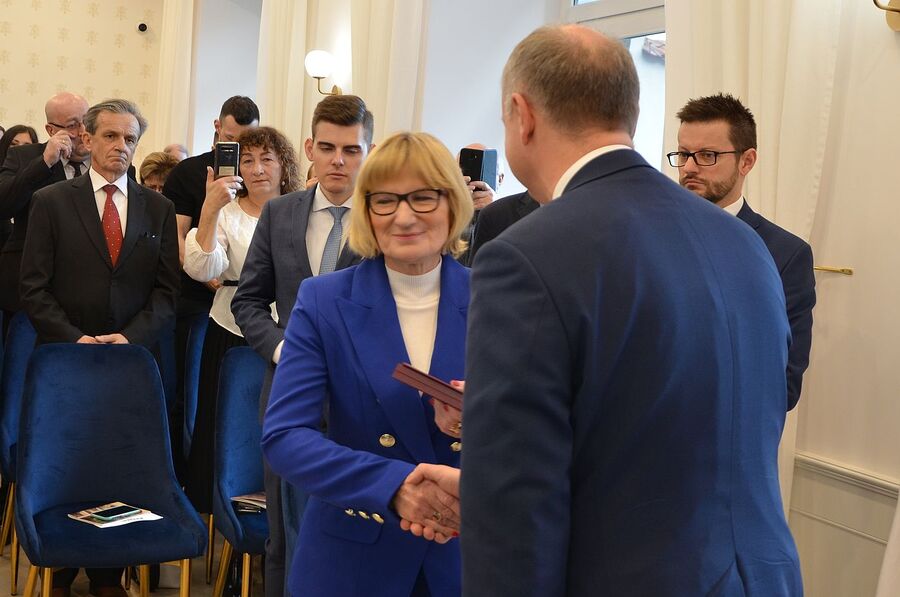 Wadowice. Odznaczenia państwowe dla trojga bohaterów podziemia niepodległościowego. Fot. Janusz Ślęzak (IPN)