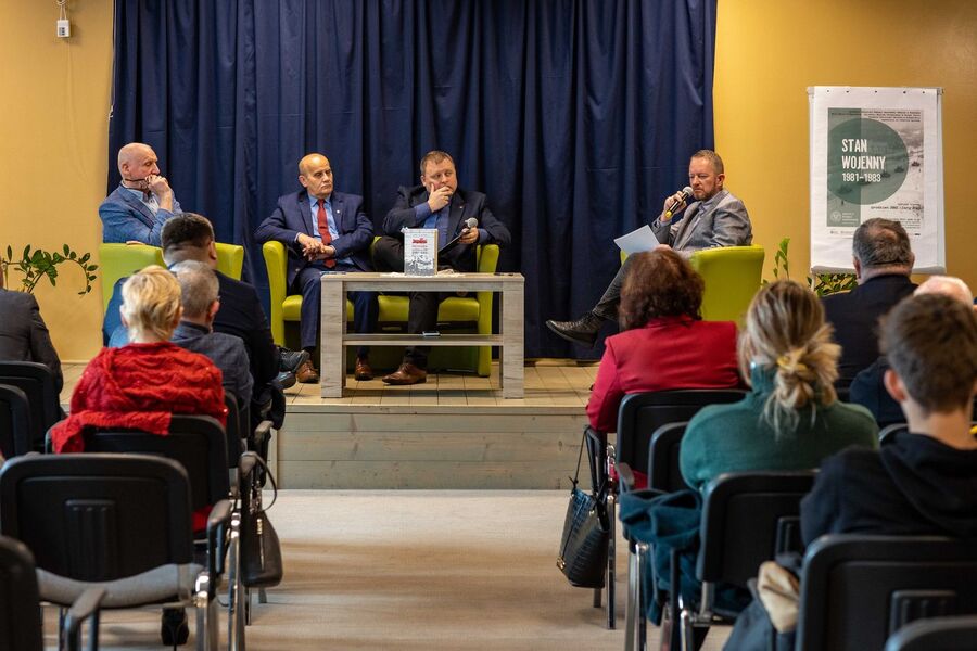 Podegrodzie. Dyskusja o stanie wojennym. Fot. Muzeum Okręgowe w Nowym Sączu