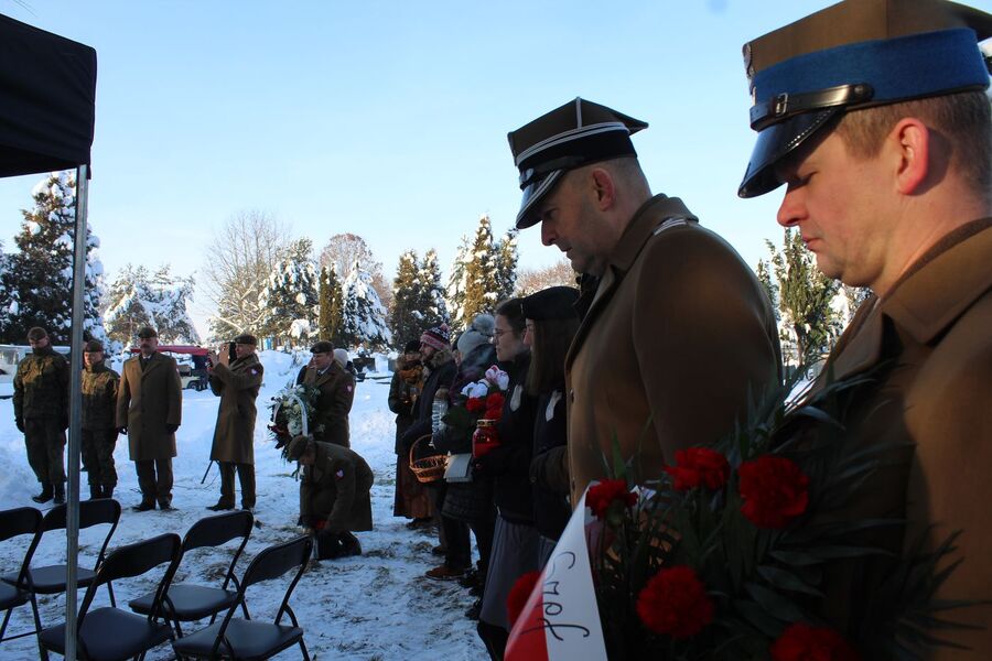Pogrzeb kpt. Jerzego Widejki. Fot. Roksana Szczypta-Szczęch (IPN)