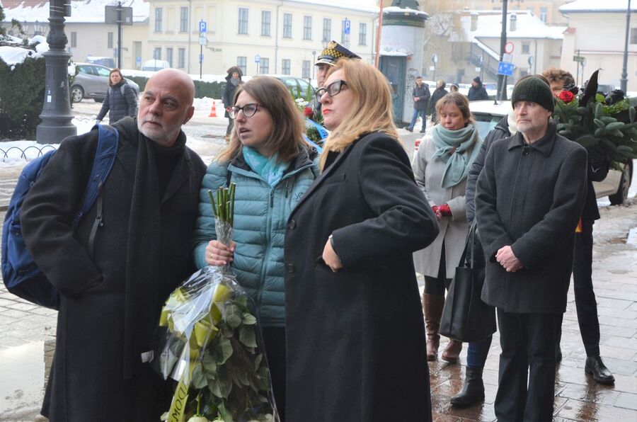 Odsłonięcie tablicy bojowców żydowskich przy ul. Szpitalnej 38. Fot. Janusz Ślęzak (IPN)