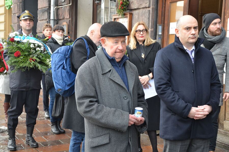 Odsłonięcie tablicy bojowców żydowskich przy ul. Szpitalnej 38. Fot. Janusz Ślęzak (IPN)