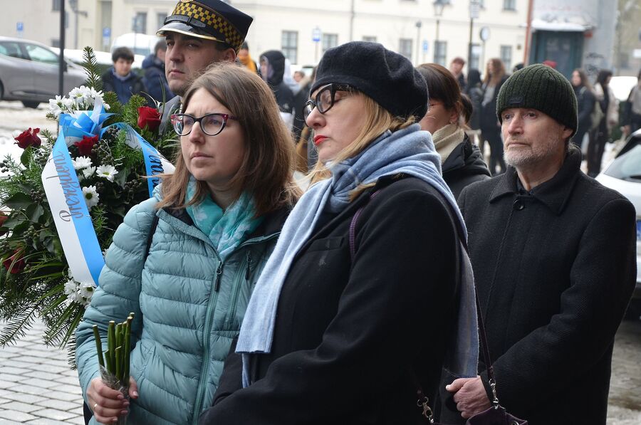 Odsłonięcie tablicy bojowców żydowskich przy ul. Szpitalnej 38. Fot. Janusz Ślęzak (IPN)
