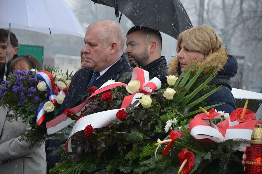 W Brzeszczach uczczono pamięć ofiar marszu śmierci z KL Auschwitz. Fot. Janusz Ślęzak (IPN)