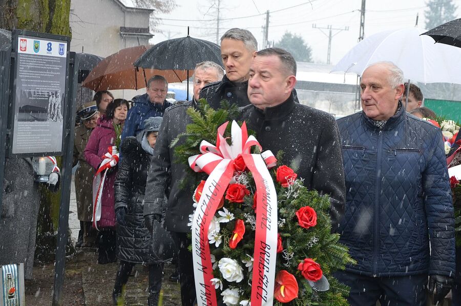 W Brzeszczach uczczono pamięć ofiar marszu śmierci z KL Auschwitz. Fot. Janusz Ślęzak (IPN)