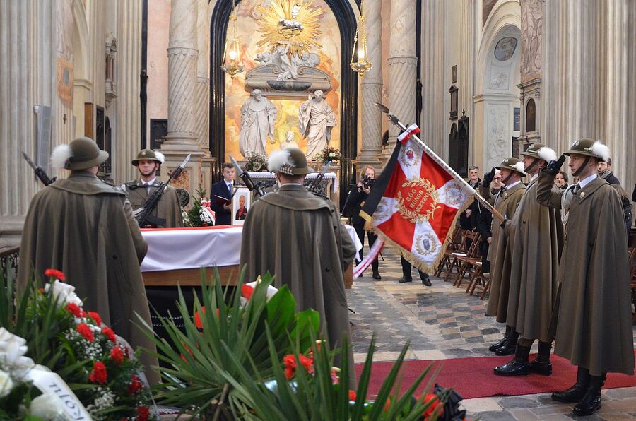 W Krakowie pochowano płk. prof. Wojciecha Narębskiego. Fot. Janusz Ślęzak (IPN)