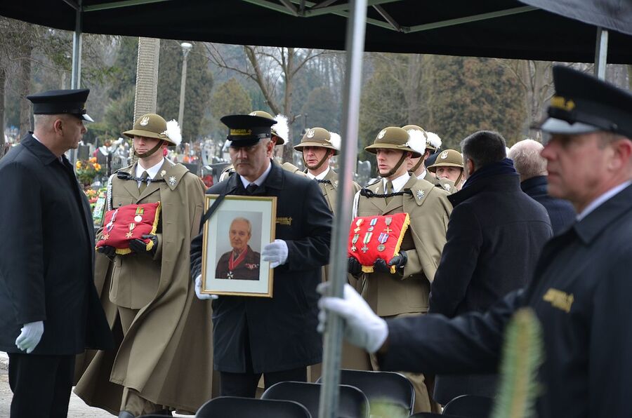 W Krakowie pochowano płk. prof. Wojciecha Narębskiego. Fot. Janusz Ślęzak (IPN)