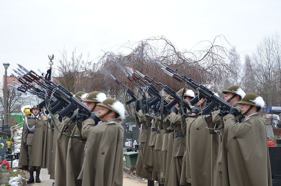 W Krakowie pochowano płk. prof. Wojciecha Narębskiego. Fot. Janusz Ślęzak (IPN)