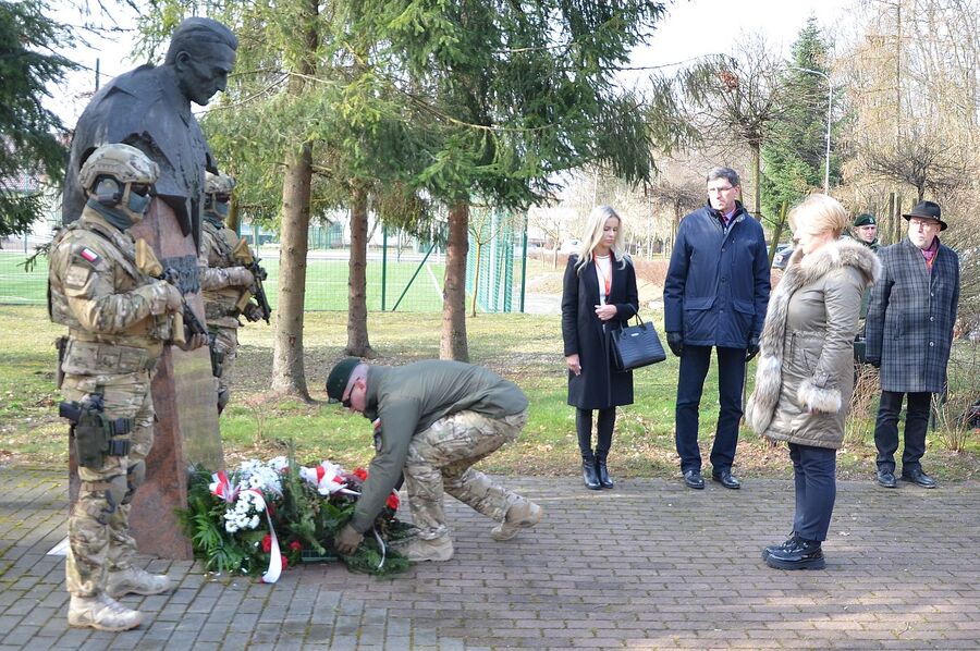 Specjalsi z Nila uczcili patrona jednostki. Fot. Janusz Ślęzak (IPN)