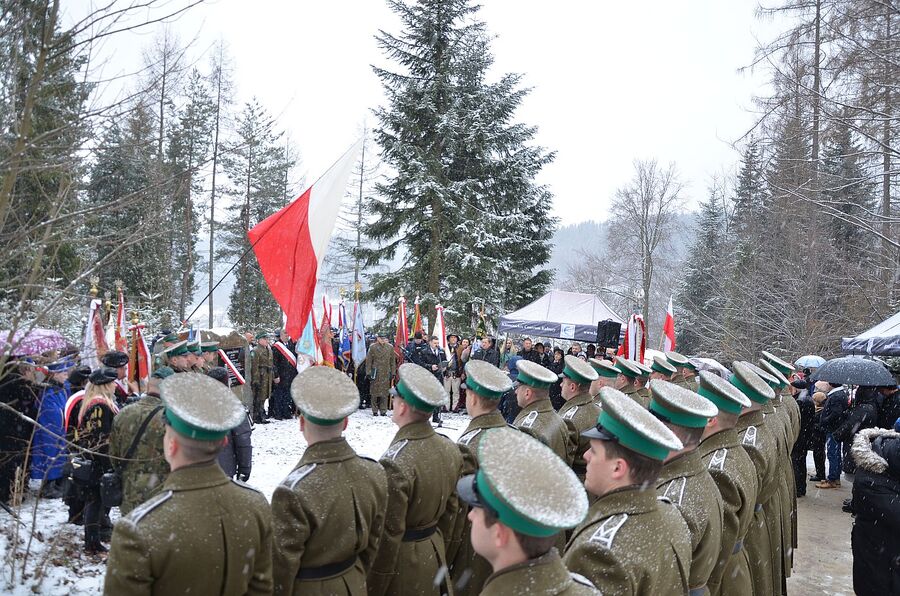 Odsłonięcie pomnika Jana Sałapatka „Orła” w Bogdanówce. Fot. Janusz Ślęzak (IPN)