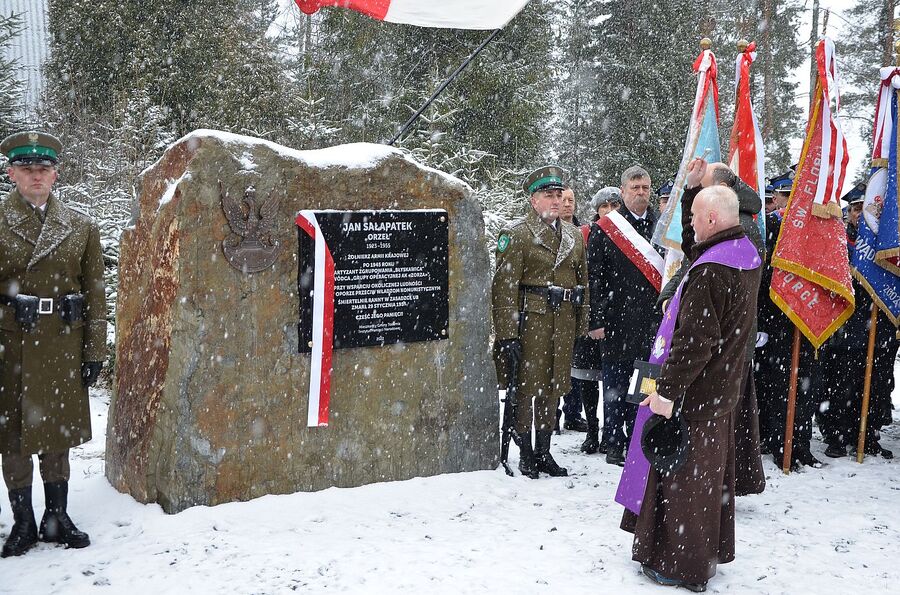 Odsłonięcie pomnika Jana Sałapatka „Orła” w Bogdanówce. Fot. Janusz Ślęzak (IPN)