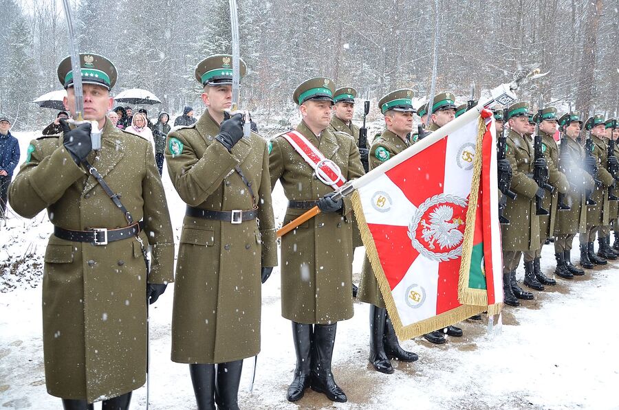 Odsłonięcie pomnika Jana Sałapatka „Orła” w Bogdanówce. Fot. Janusz Ślęzak (IPN)