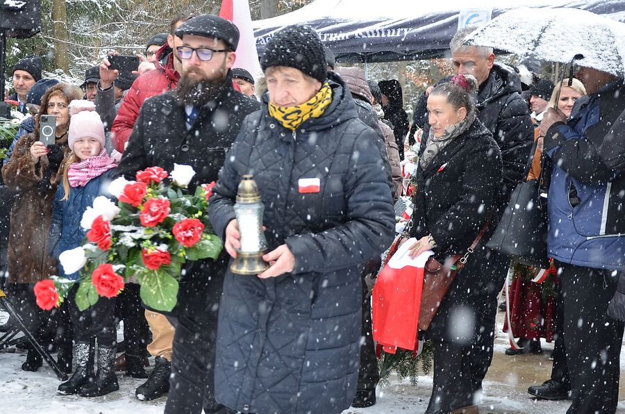 Odsłonięcie pomnika Jana Sałapatka „Orła” w Bogdanówce. Fot. Janusz Ślęzak (IPN)