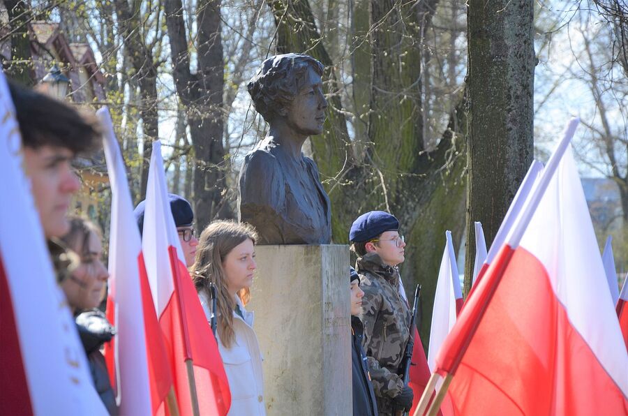 Uroczystość ku czci Zofii Kossak-Szczuckiej. Fot. Janusz Ślęzak (IPN)