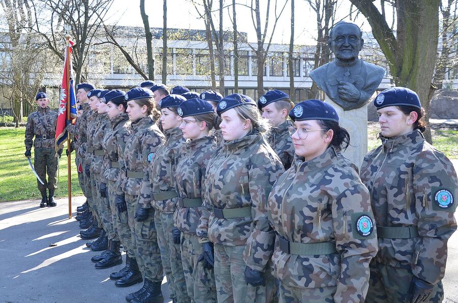 Uroczystość ku czci Zofii Kossak-Szczuckiej. Fot. Janusz Ślęzak (IPN)