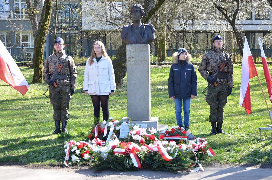 Uroczystość ku czci Zofii Kossak-Szczuckiej. Fot. Janusz Ślęzak (IPN)