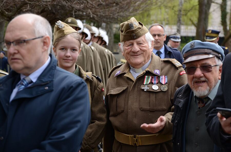 Uroczystości związane z 15. rocznicą śmierci o. Adama Studzińskiego. Fot. Janusz Ślęzak (IPN)