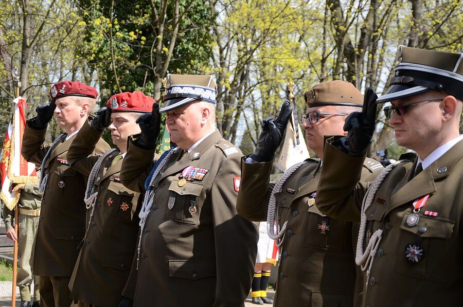 Uroczystości związane z 15. rocznicą śmierci o. Adama Studzińskiego. Fot. Janusz Ślęzak (IPN)