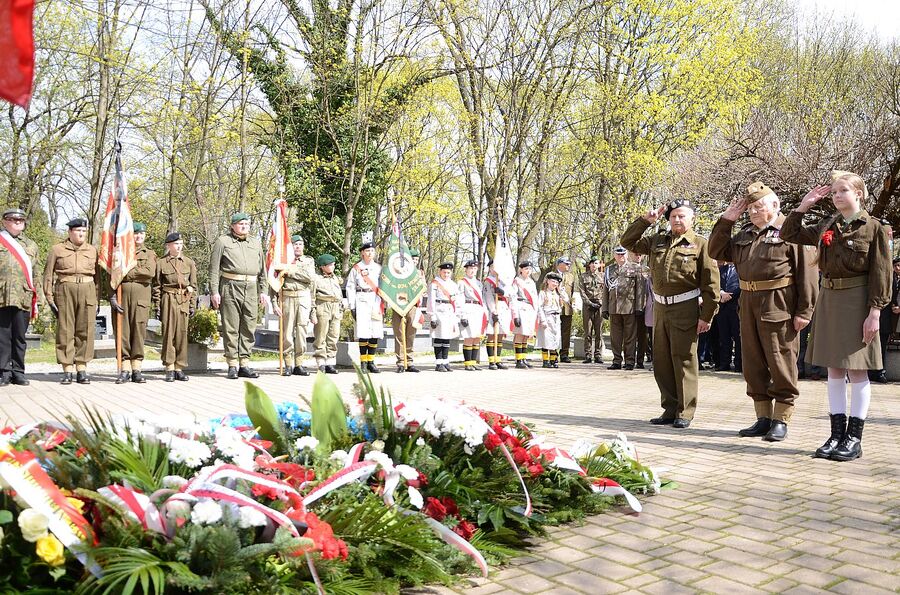 Uroczystości związane z 15. rocznicą śmierci o. Adama Studzińskiego. Fot. Janusz Ślęzak (IPN)