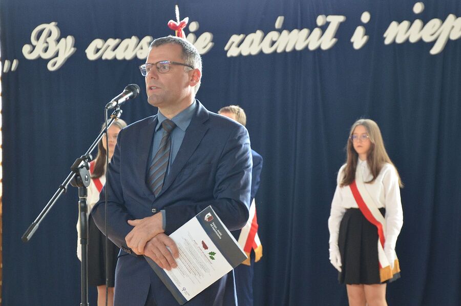 W Luborzycy odsłonięto pomnik ppor. Żywota. Fot. Janusz Ślęzak (IPN)