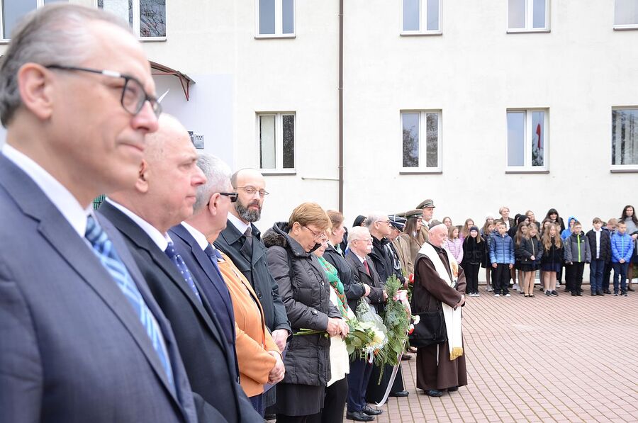 W Luborzycy odsłonięto pomnik ppor. Żywota. Fot. Janusz Ślęzak (IPN)