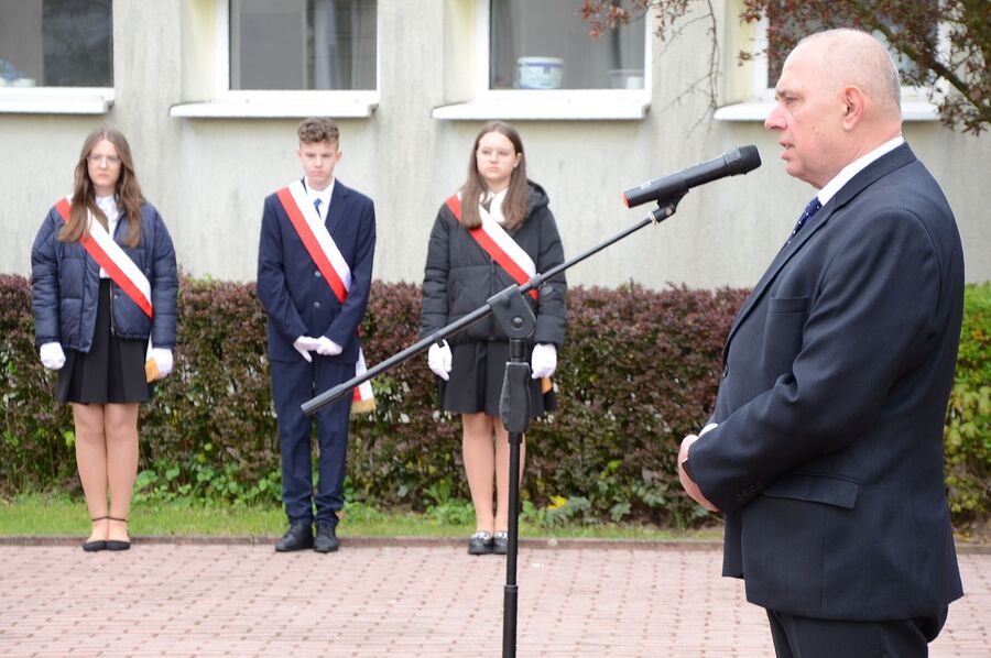 W Luborzycy odsłonięto pomnik ppor. Żywota. Fot. Janusz Ślęzak (IPN)