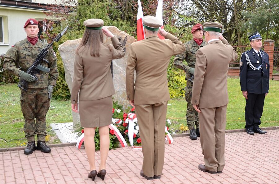 W Luborzycy odsłonięto pomnik ppor. Żywota. Fot. Janusz Ślęzak (IPN)