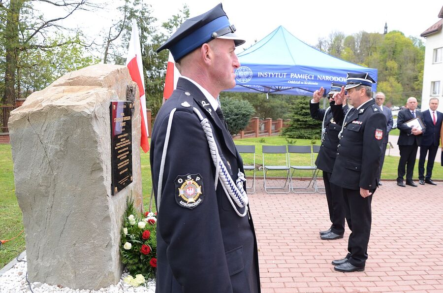 W Luborzycy odsłonięto pomnik ppor. Żywota. Fot. Janusz Ślęzak (IPN)