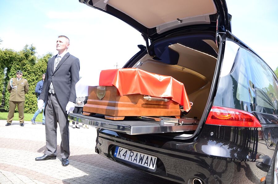 Uroczystości pogrzebowe Jana Sałapatka „Orła”. Fot. Agnieszka Masłowska i Janusz Ślęzak (IPN)