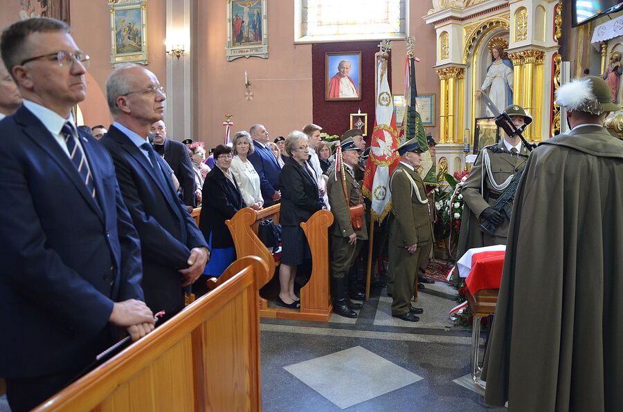Uroczystości pogrzebowe Jana Sałapatka „Orła”. Fot. Agnieszka Masłowska i Janusz Ślęzak (IPN)