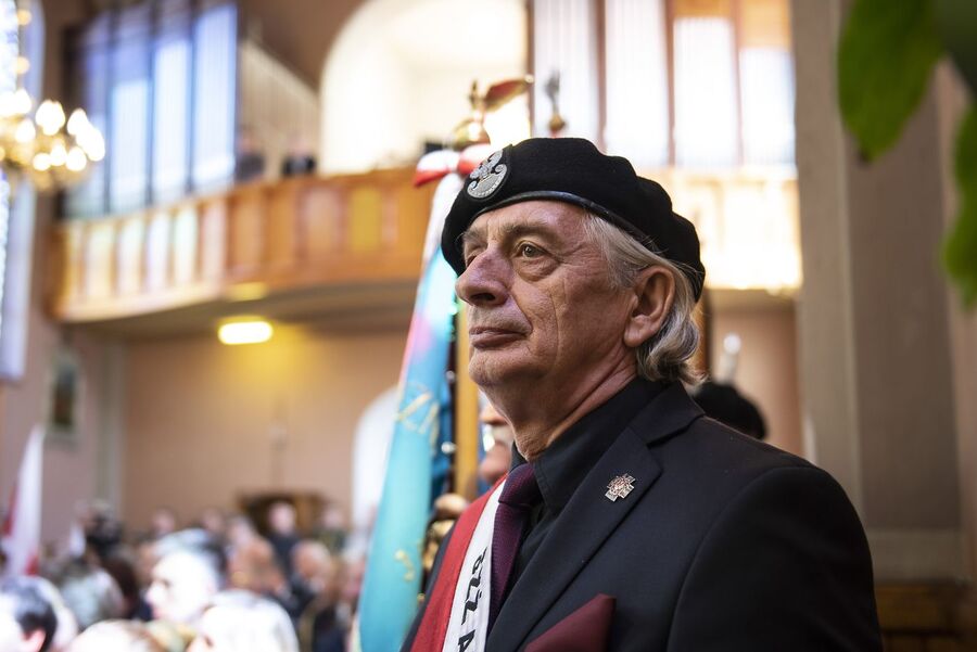 Uroczystości pogrzebowe Jana Sałapatka „Orła”. Fot. Agnieszka Masłowska i Janusz Ślęzak (IPN)