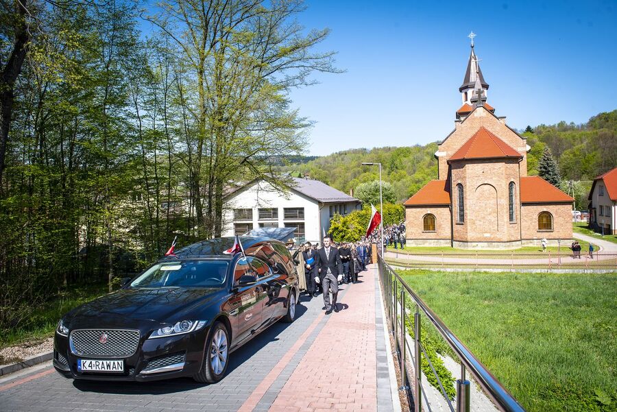Uroczystości pogrzebowe Jana Sałapatka „Orła”. Fot. Agnieszka Masłowska i Janusz Ślęzak (IPN)