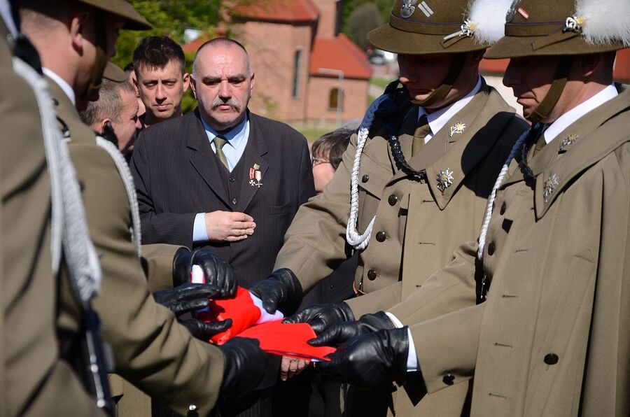 Uroczystości pogrzebowe Jana Sałapatka „Orła”. Fot. Agnieszka Masłowska i Janusz Ślęzak (IPN)