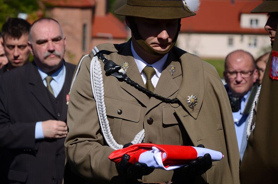 Uroczystości pogrzebowe Jana Sałapatka „Orła”. Fot. Agnieszka Masłowska i Janusz Ślęzak (IPN)