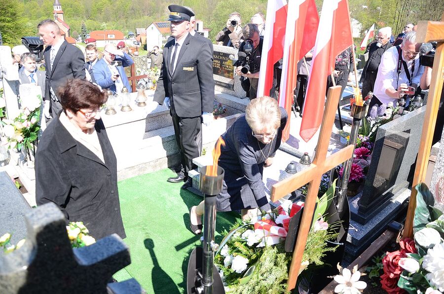 Uroczystości pogrzebowe Jana Sałapatka „Orła”. Fot. Agnieszka Masłowska i Janusz Ślęzak (IPN)