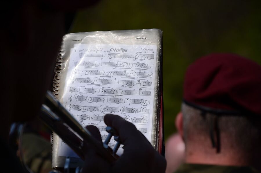 Uroczystości pogrzebowe Jana Sałapatka „Orła”. Fot. Agnieszka Masłowska i Janusz Ślęzak (IPN)
