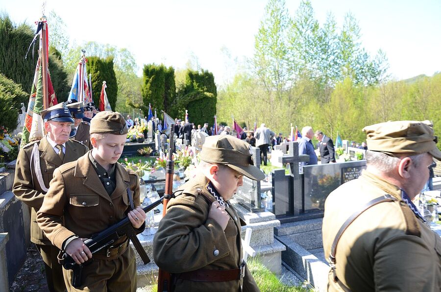 Uroczystości pogrzebowe Jana Sałapatka „Orła”. Fot. Agnieszka Masłowska i Janusz Ślęzak (IPN)