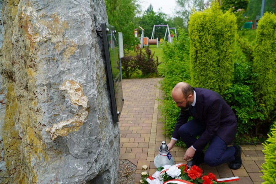 Znicze pamięci w 75. rocznicę śmierci rtm. Witolda Pileckiego. Fot. Żaneta Wierzgacz (IPN)