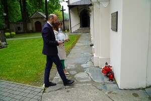Znicze pamięci w 75. rocznicę śmierci rtm. Witolda Pileckiego. Fot. Żaneta Wierzgacz (IPN)