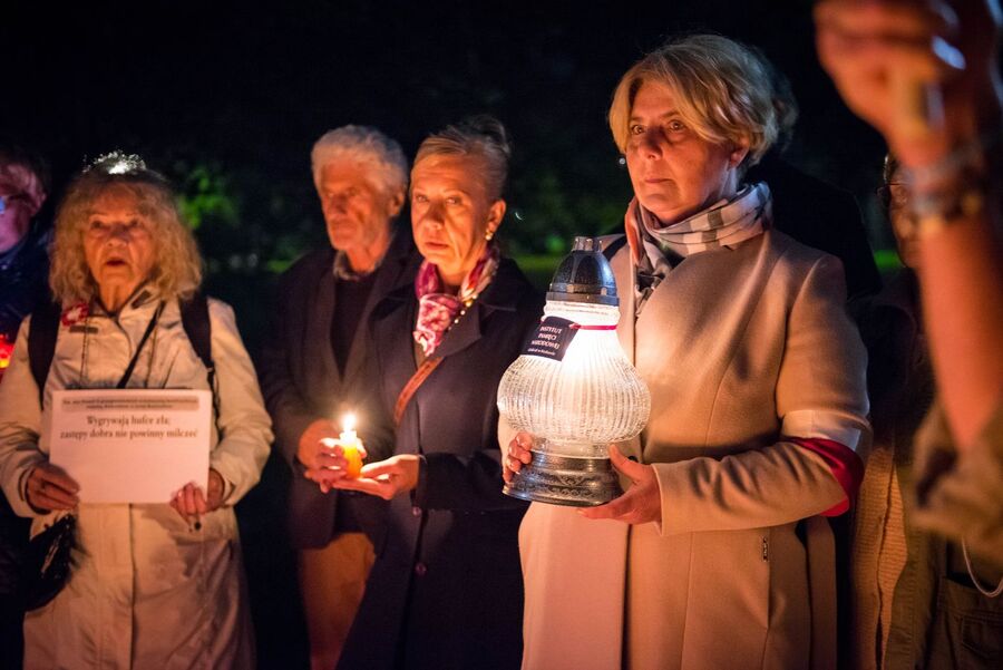 Znicze pamięci w 75. rocznicę śmierci rtm. Witolda Pileckiego. Fot. Agnieszka Masłowska (IPN)