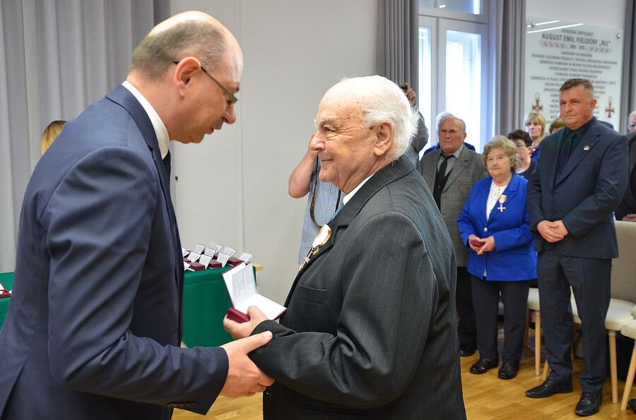 W Krakowie wręczono Krzyże Wolności i Solidarności. Fot. Janusz Ślęzak (IPN)