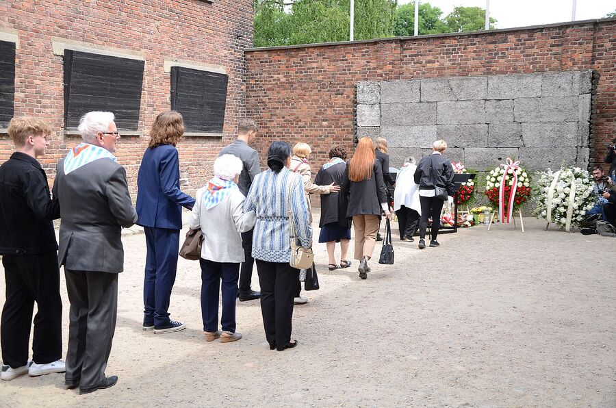 Uroczystości w byłym KL Auschwitz. Fot. Janusz Ślęzak (IPN)