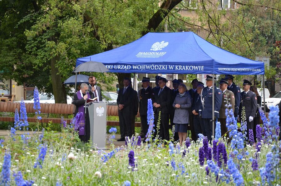 Uroczystości na pl. Axentowicza w Krakowie. Fot. Janusz Ślęzak (IPN)