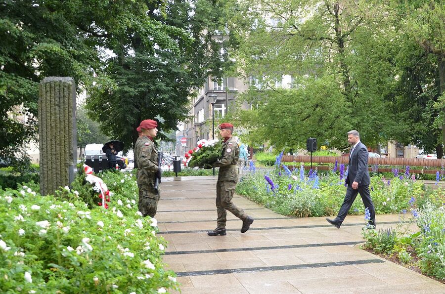 Uroczystości na pl. Axentowicza w Krakowie. Fot. Janusz Ślęzak (IPN)