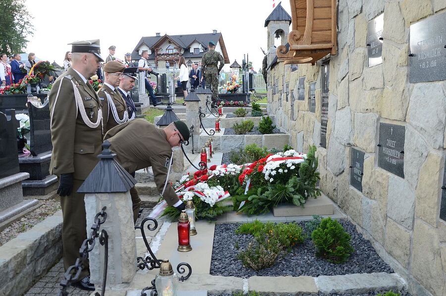 Uroczystości w związku z 80. rocznicą pacyfikacji Krzeczowa. Fot. Janusz Ślęzak (IPN)