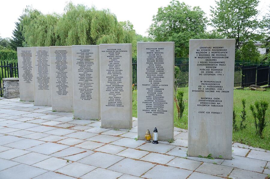 Hołd ofiarom niemieckich egzekucji w forcie „Krzesławice”. Fot. Janusz Ślęzak (IPN)