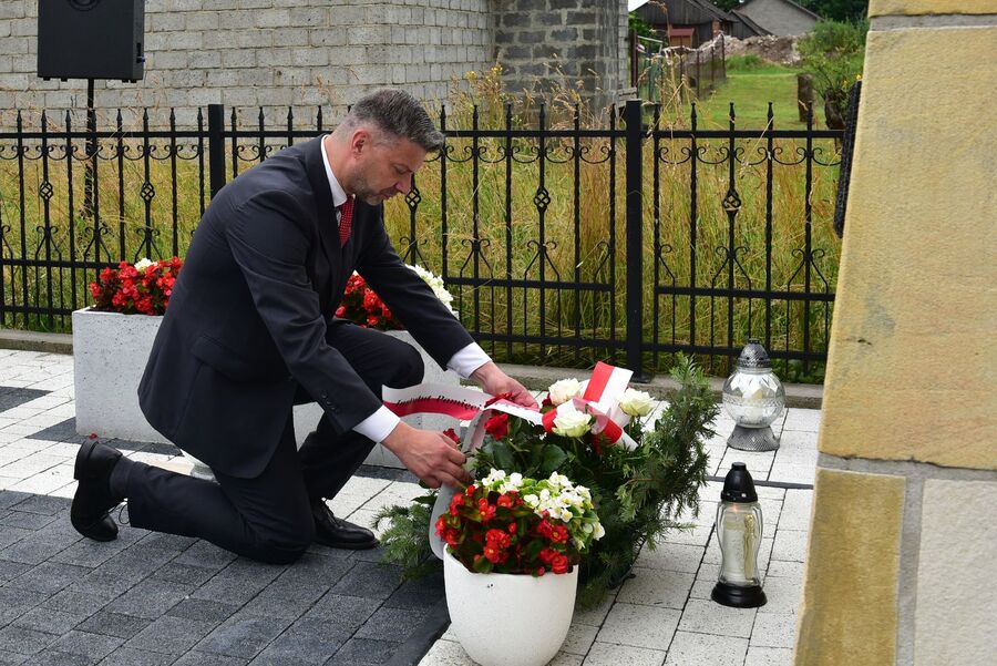 Uroczystości upamiętniające ofiary niemieckiej pacyfikacji Kaszowa. Fot. Jakub Ryba (IPN)