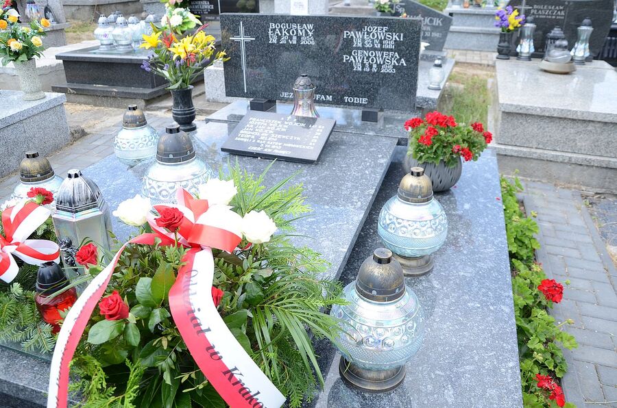 Groby ofiar niemieckiej pacyfikacji w gminie Luborzyca. Fot. Janusz Ślęzak (IPN)