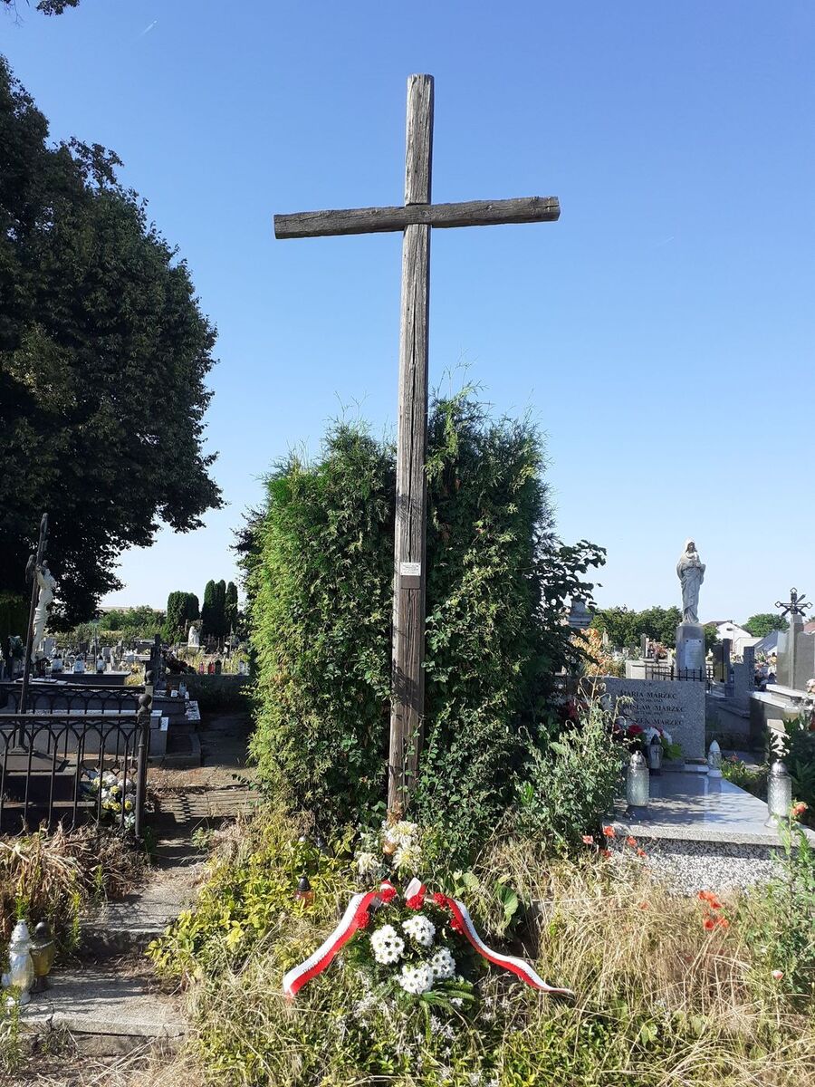 Cmentarz parafialny w Proszowicach. Fot. Marcin Chorązki (IPN)