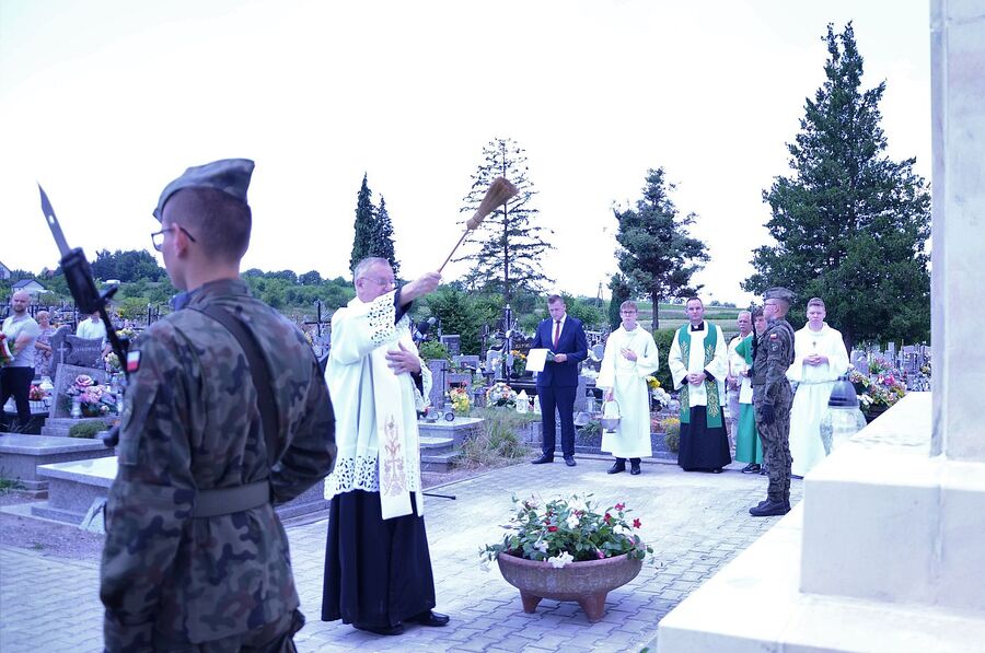Uroczystości w związku z 80. rocznicą pacyfikacji Liszek. Fot. Janusz Ślęzak (IPN)